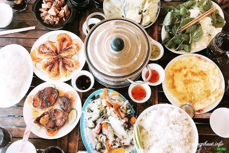Các món ăn trên đảo chủ yếu là hải sản