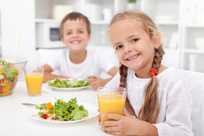 Muốn tăng cân, bạn nên ăn sáng với nước ép hoa quả