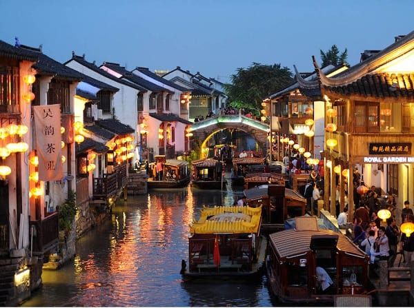 Ăn những gì và chơi ở đâu