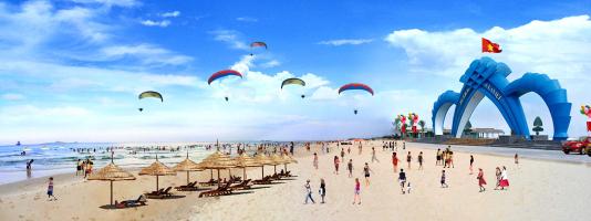 Bãi Cửa Việt là một trong những bãi tắm đẹp thu hút đông đảo khách du lịch