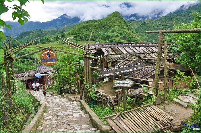 Vào bản Cát Cát khám phá chốn bình yên