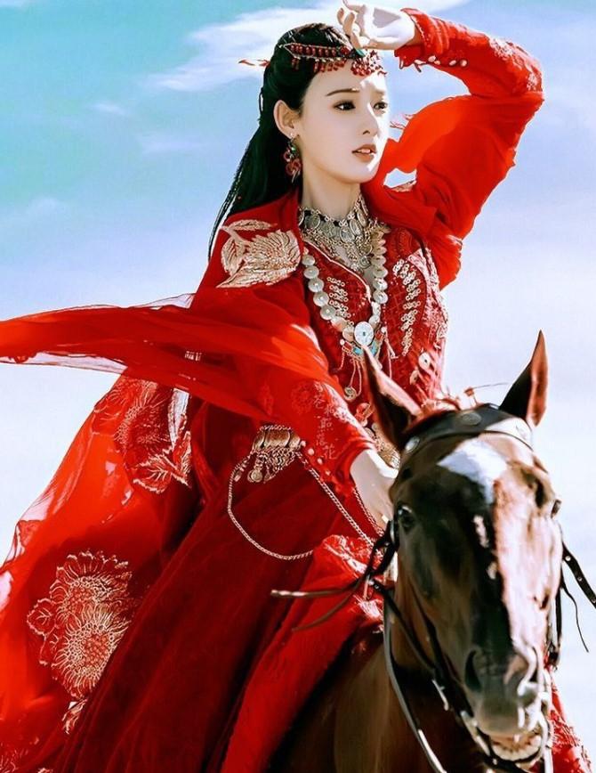Bành Tiểu Nhiễm - Tiểu Phong (Đông cung)