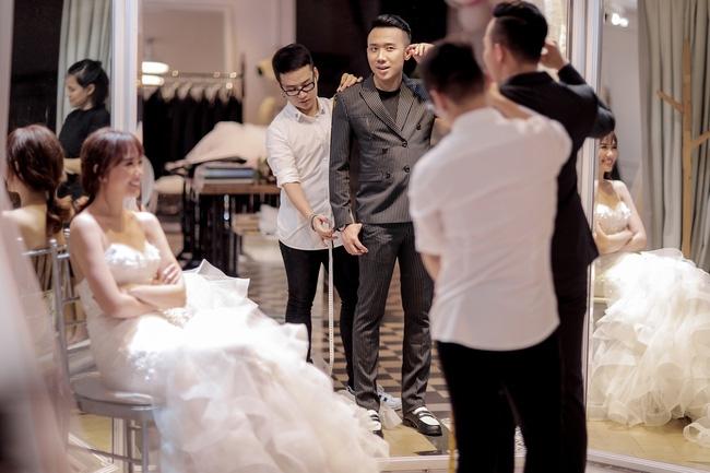 Thử váy cưới cho Hari