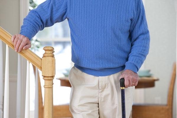 Bệnh hiểm nghèo Parkinson khiến cơ thể co cứng, đi lại khó khăn