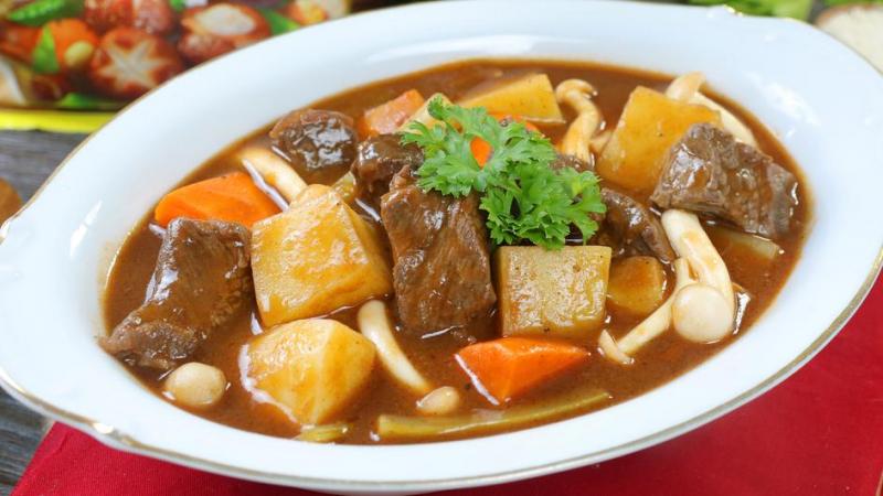 Bò hầm rau củ
