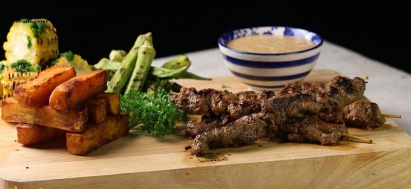 Bò nướng sốt bơ đậu phộng