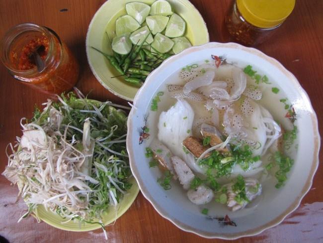 Bún cá lá sứa