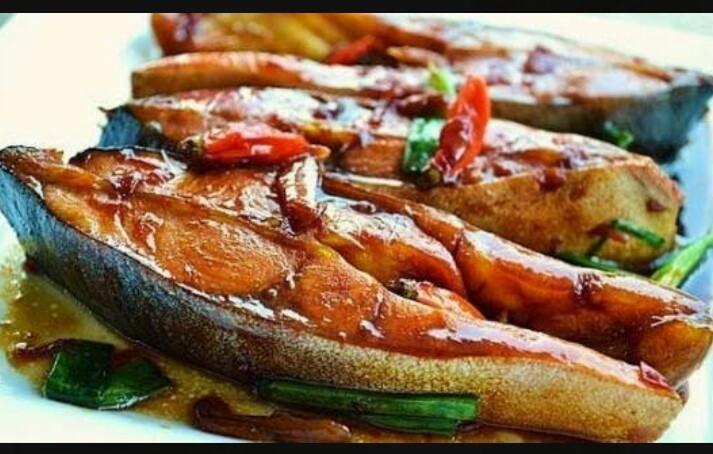 Cá chim kho riềng