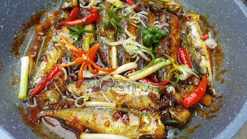 Cá nục kho nghệ