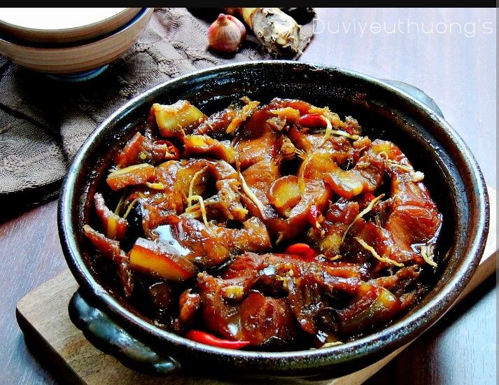 Cá trắm kho riềng