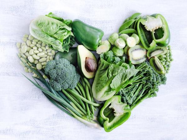 Các loại rau xanh đậm rất tốt cho da
