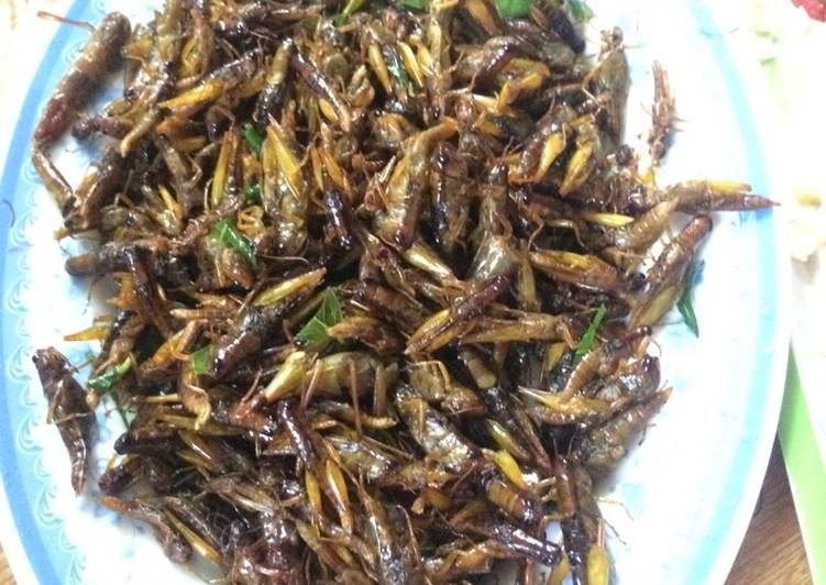 Châu chấu rang