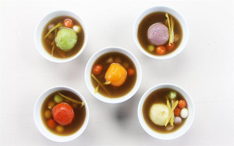 Các món chè và bánh truyền thống