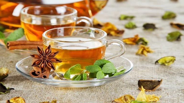 Cải thiện chức năng của hệ tiêu hóa và chữa bệnh táo bón bằng trà thảo mộc