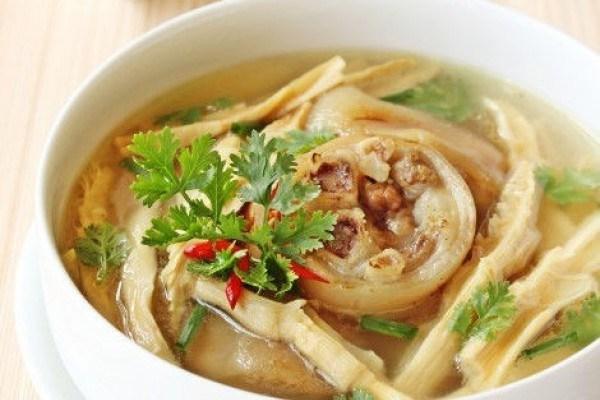 Canh măng chua giò heo