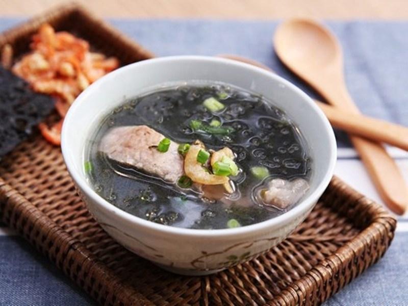 Canh rong biển sườn non đậu phụ