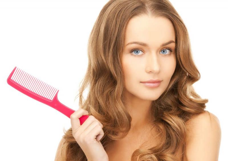 Chờ đến khi tóc khô rồi chải các nàng nhé