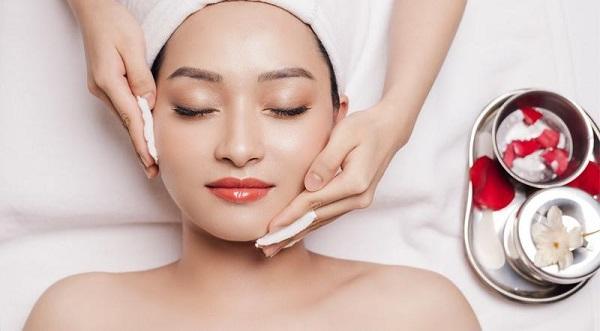 Chăm sóc da tại trung tâm spa
