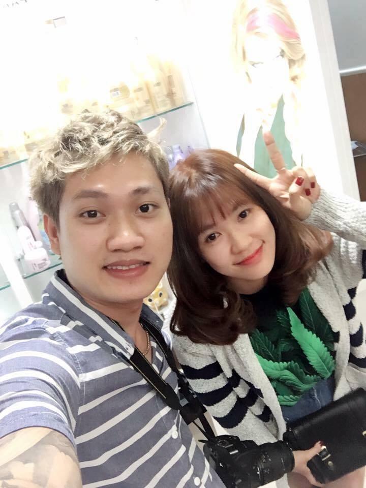 Anh chủ Salon và khách hàng dễ thương