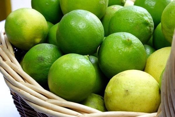 Chăm sóc tóc bằng chanh tươi