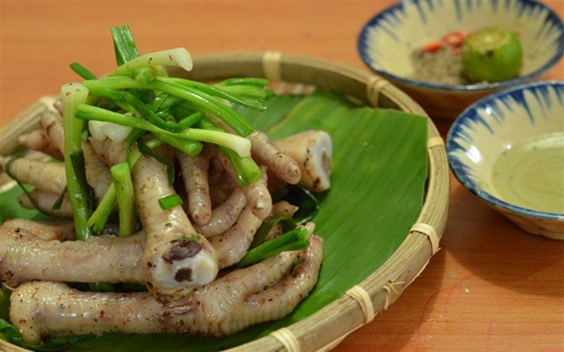 Chân gà hấp hành