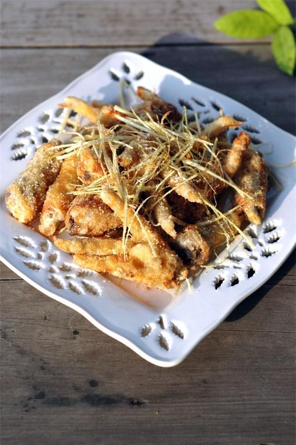 Chân gà rang muối