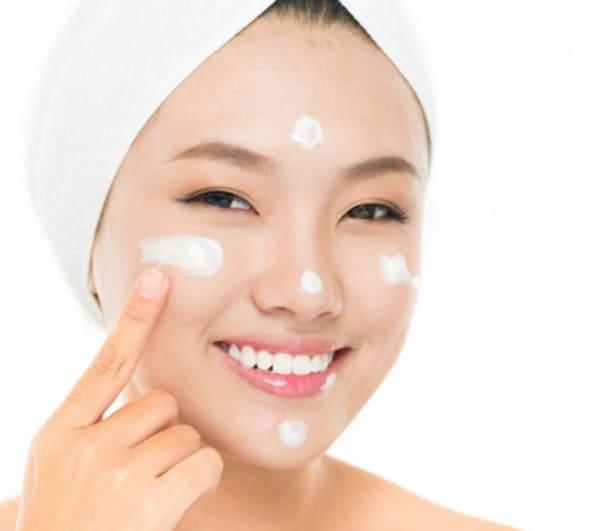 Da nào cũng cần dưỡng ẩm