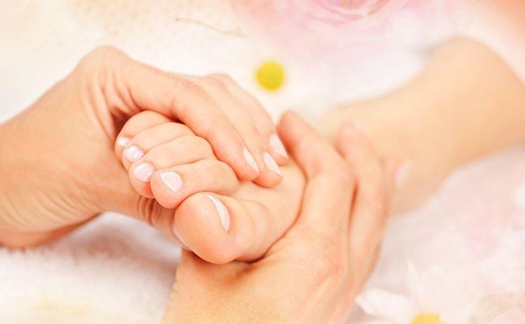 Chăm sóc sức khỏe đôi chân và giảm áp lực lên nó