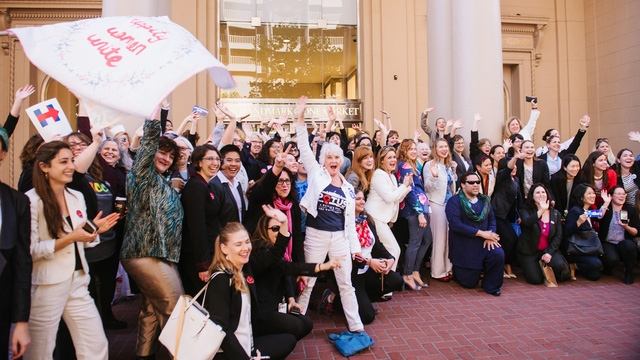 Cộng đồng trực tuyến: Pantsuit Nation