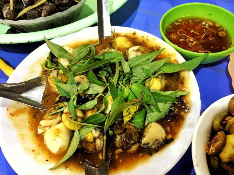 Cút lộn xào me