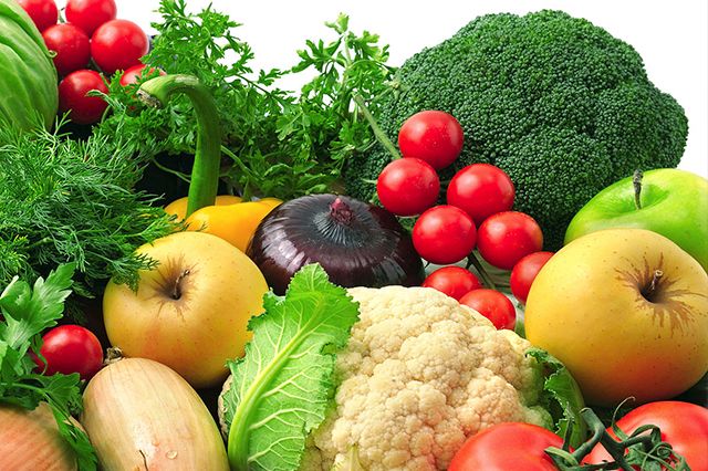 Bổ sung rau xanh, hoa quả tươi mỗi ngày giúp dưỡng da đạt hiệu quả hơn