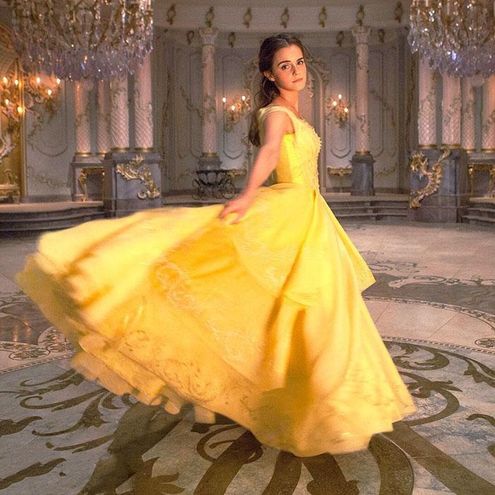 Emma Waston xinh lung linh trong Beauty and The Beast