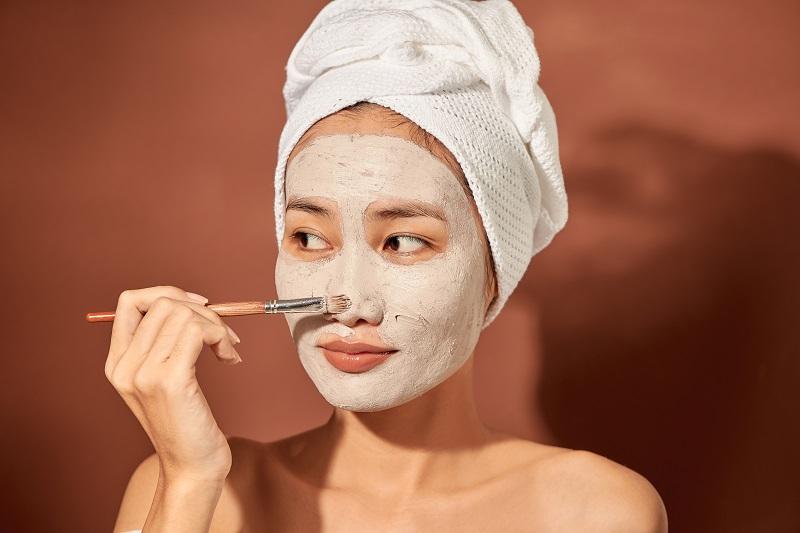 Đắp mặt nạ quá dày