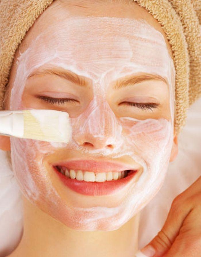 Đắp mặt nạ quá mỏng làm da không đều màu và thiếu dưỡng chất
