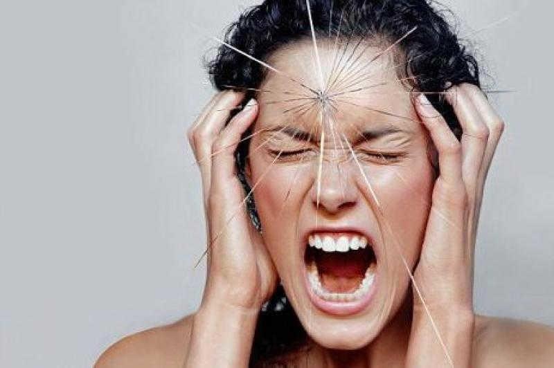 Đau đầu do tiếng ồn lớn khiến cho bạn mệt mỏi