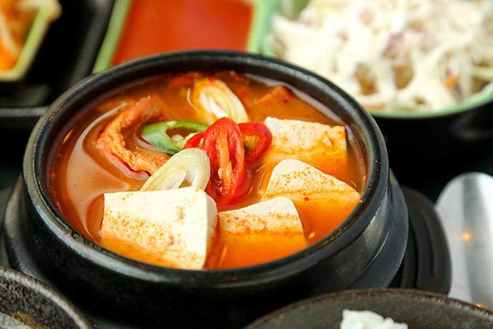 Món đậu phụ hầm cay Soondubu jigae