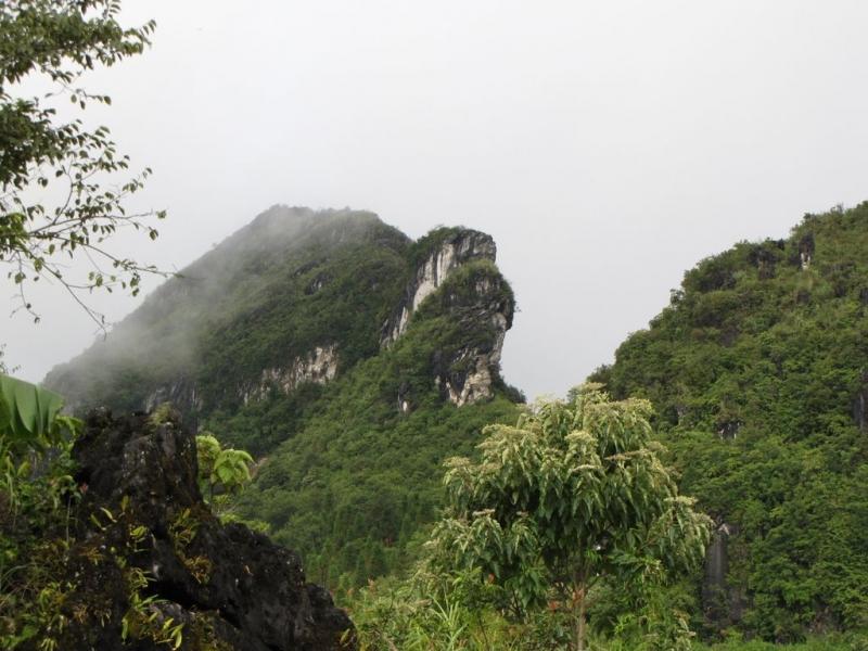 Núi Hàm Rồng