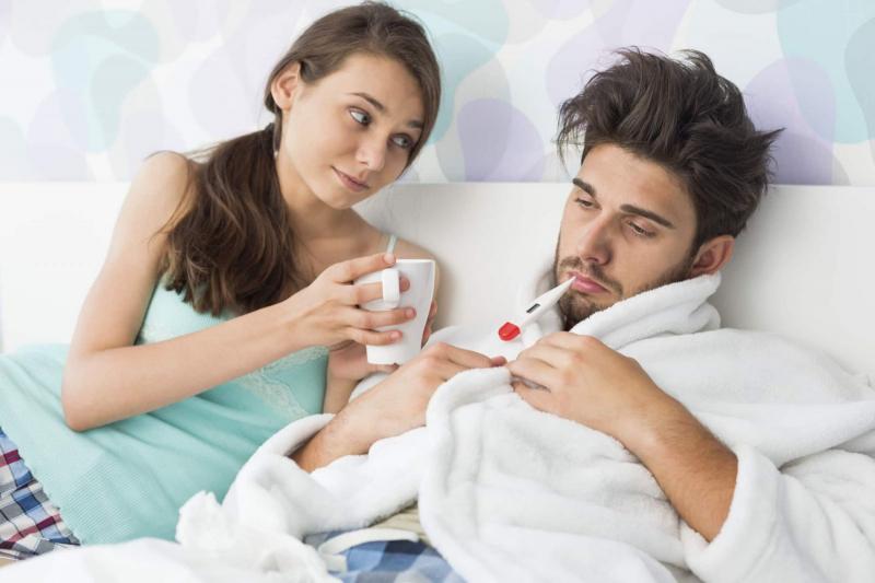 Bạn hãy đến gặp bác sĩ ngay để tìm hiểu nguyên nhân, đừng tự mua thuốc uống nhé!