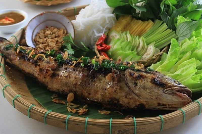 Cá lóc nướng trui Cần Thơ sẽ gục ngã bạn ngay từ miếng đầu tiên