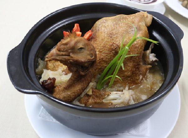 Gà hầm thuốc bắc
