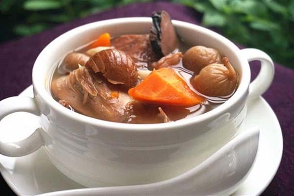 Gà hầm thuốc bắc