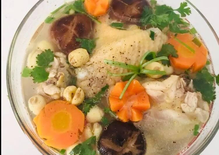 Gà nấu hạt sen