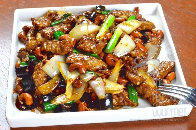 Gai Med Ma Moung (Gà xào hạt điều)