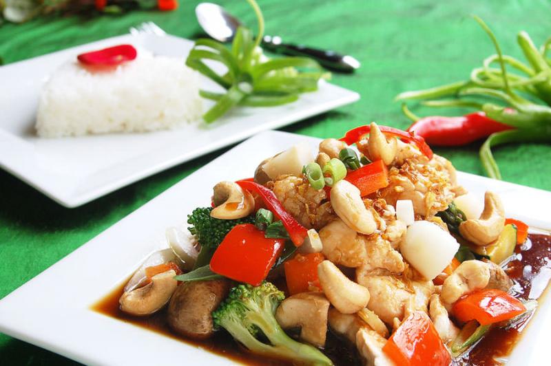 Gai Med Ma Moung (Gà xào hạt điều)