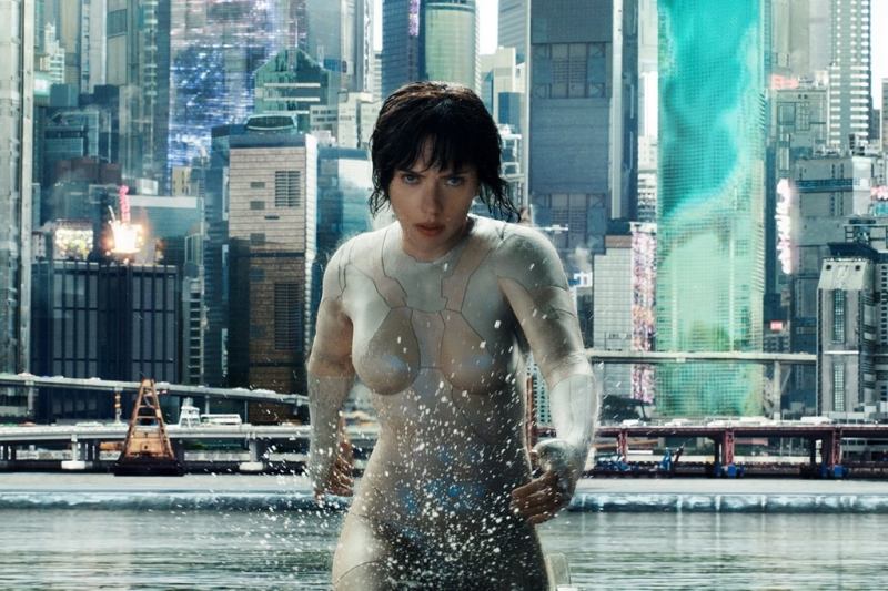 Scarlett Johansson quyến rũ trong tạo hình nữ robot sát thủ