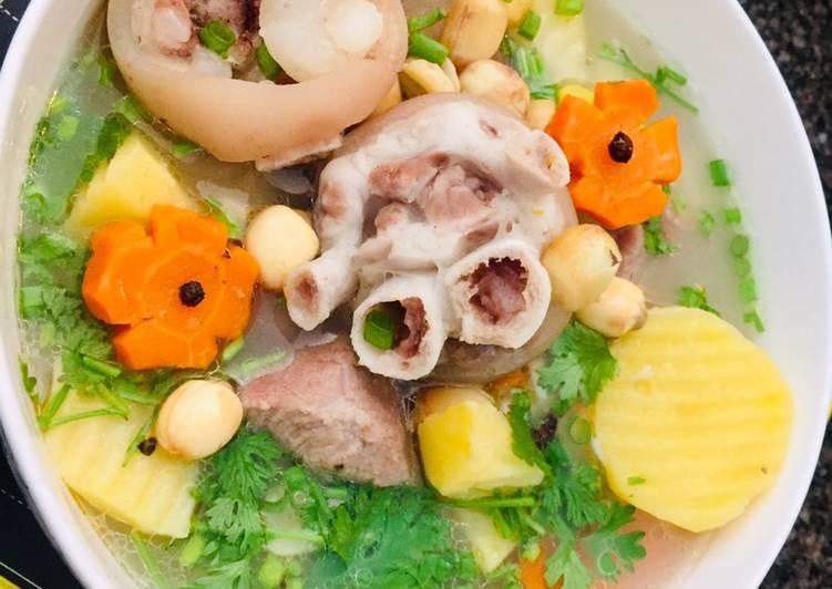 Giò heo hầm rau củ