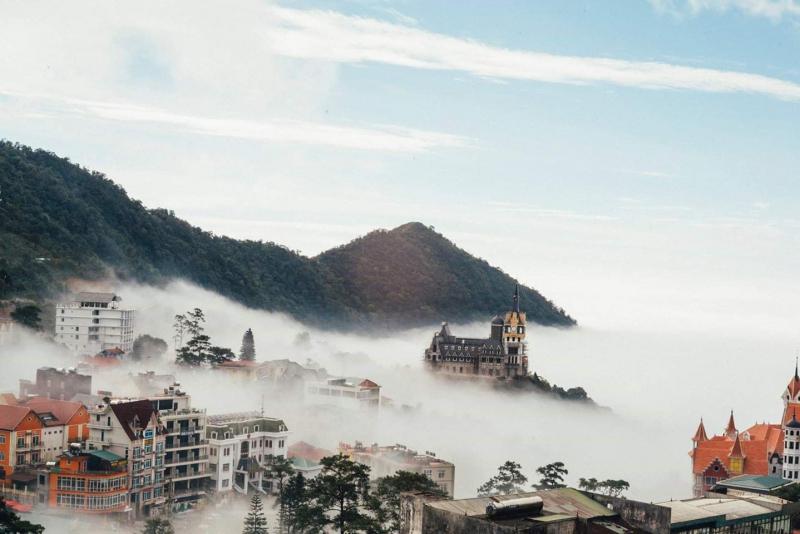 Cảnh Tam Đảo hư ảo trong sương