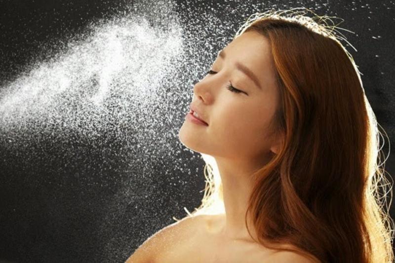 Các sản phẩm nước xịt khoáng từ dòng nước suối nóng là sản phẩm rất tốt và hiệu quả trong việc duy trì độ ẩm cho làn da.