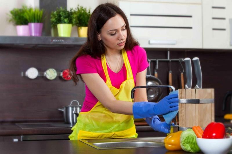 Giữ sạch bề mặt chế biến