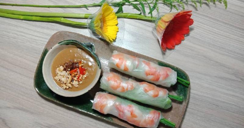 Gỏi cuốn tôm luộc nước dừa
